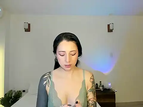 Snapshot of EvangelineLoveee chatting on July 2026 03:49:02 PM EvangelineLoveee online show from July 2026 03:49:02 PM