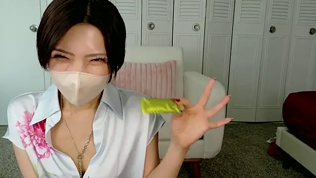 Naomi 00122 online show from May 2026 02:11:01 PM