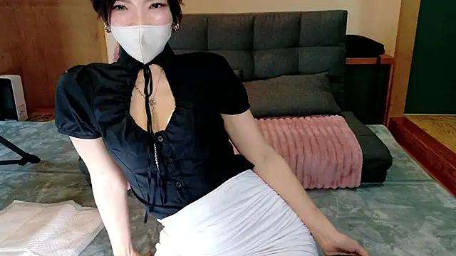 Naomi 00122 online show from July 2026 04:07:01 AM