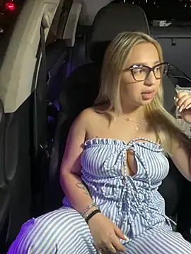 AmandaSnack online show from May 2026 07:43:01 PM