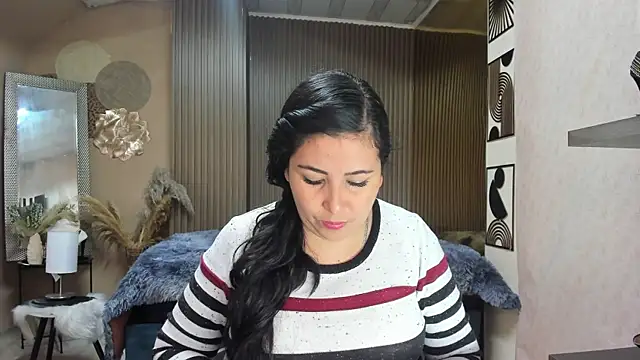 Snapshot of BBWLuxuryMuse chatting on May 2026 11:18:02 AM BBWLuxuryMuse online show from May 2026 11:18:02 AM