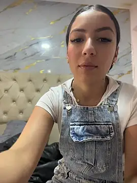 Snapshot of Julieth_ec chatting on July 2026 12:20:01 PM Julieth ec online show from July 2026 12:20:01 PM