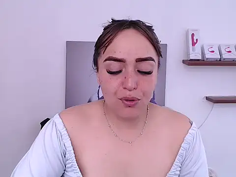 Snapshot of anyela_bubble18 chatting on May 2026 08:58:01 PM anyela bubble18 online show from May 2026 08:58:01 PM
