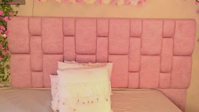 Snapshot of TiffanyEbony_ chatting on May 2026 01:52:02 PM TiffanyEbony online show from May 2026 01:52:02 PM