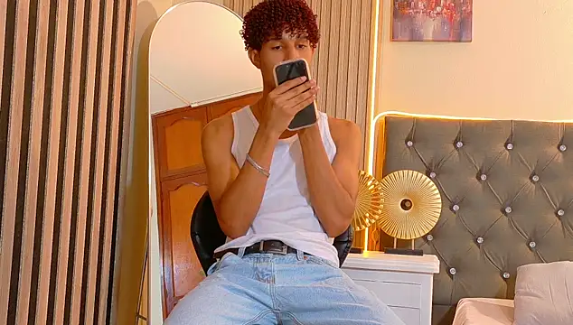 Snapshot of Alex_Bloom chatting on June 2026 07:18:02 PM Alex Bloom online show from June 2026 07:18:02 PM