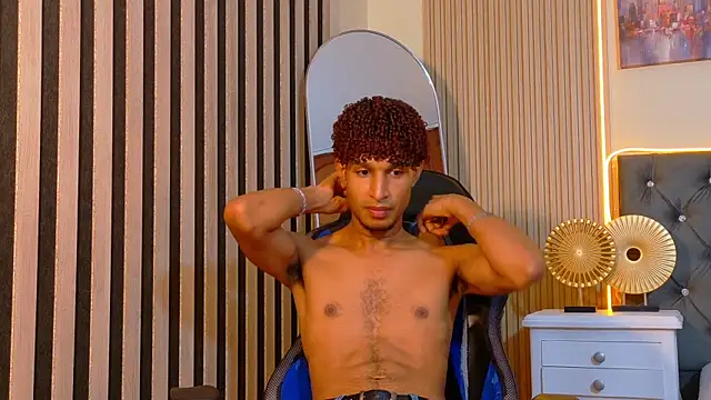 Snapshot of Alex_Bloom chatting on July 2026 07:05:01 PM Alex Bloom online show from July 2026 07:05:01 PM