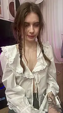 evvaavve online show from May 2026 05:09:02 PM