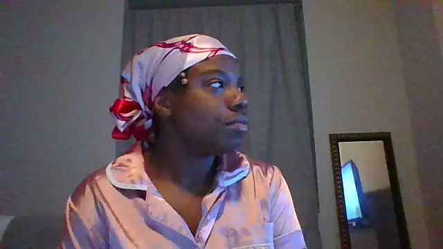 Snapshot of princesselizabeth chatting on June 2026 01:51:02 AM princesselizabeth online show from June 2026 01:51:02 AM