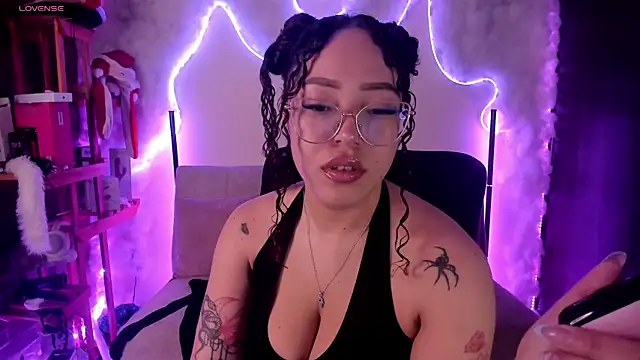 Snapshot of liz_martins1 chatting on August 2026 02:43:01 AM liz martins1 online show from August 2026 02:43:01 AM