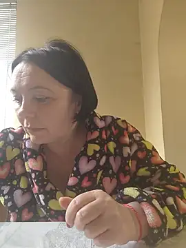 EmmaEmmy40 online show from June 2026 05:14:01 PM