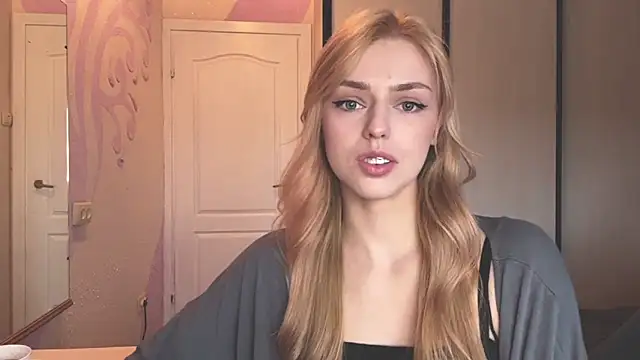 Snapshot of ScarlettRosy chatting on May 2026 04:40:01 AM ScarlettRosy online show from May 2026 04:40:01 AM