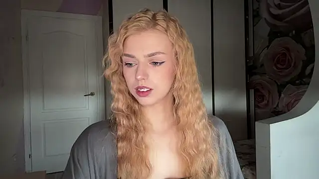 Snapshot of ScarlettRosy chatting on May 2026 04:06:01 AM ScarlettRosy online show from May 2026 04:06:01 AM