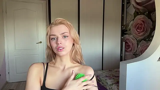 Snapshot of ScarlettRosy chatting on May 2026 03:46:02 AM ScarlettRosy online show from May 2026 03:46:02 AM