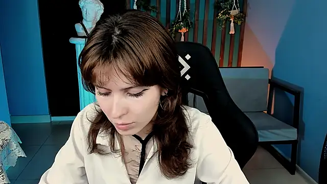 Snapshot of LolaDominara chatting on June 2026 06:17:02 AM LolaDominara online show from June 2026 06:17:02 AM