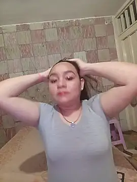 chicatraviesa24 online show from June 2026 11:46:01 PM