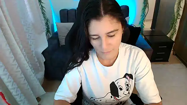 LUCYMILF SEXY online show from August 2026 06:00:01 PM