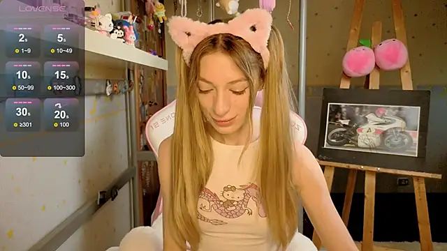 MiaMooonn online show from June 2026 05:39:01 AM