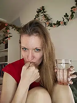 Snapshot of Candy_Cougar chatting on June 2026 06:40:01 AM Candy Cougar online show from June 2026 06:40:01 AM