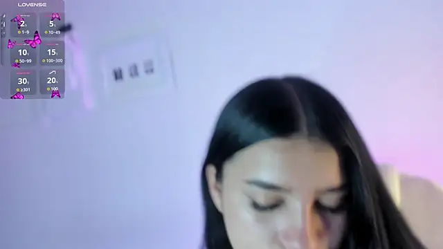 Xhelen 1 online show from May 2026 06:12:02 PM