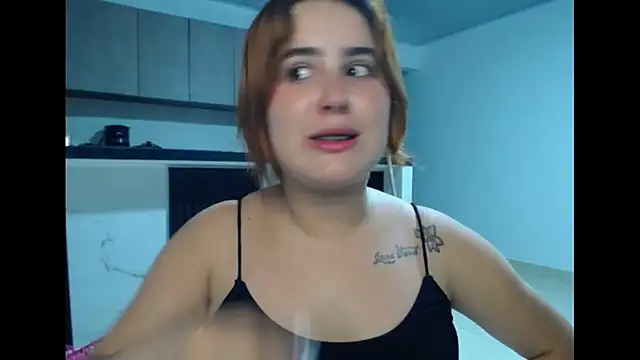 Snapshot of sweet_bella_29 chatting on May 2026 04:42:01 AM sweet bella 29 online show from May 2026 04:42:01 AM