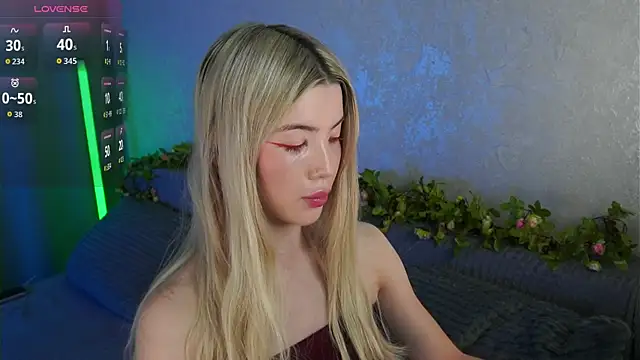 LindaThackerr online show from July 2026 04:16:01 AM