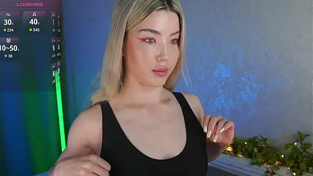 LindaThackerr online show from August 2026 04:22:01 AM
