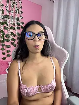 Snapshot of melody_flowers18 chatting on June 2026 02:23:02 AM melody flowers18 online show from June 2026 02:23:02 AM