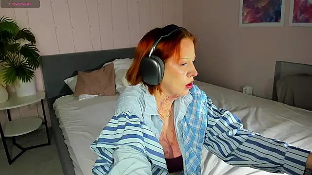 Snapshot of Maya_foxy chatting on May 2026 03:14:02 AM Maya foxy online show from May 2026 03:14:02 AM