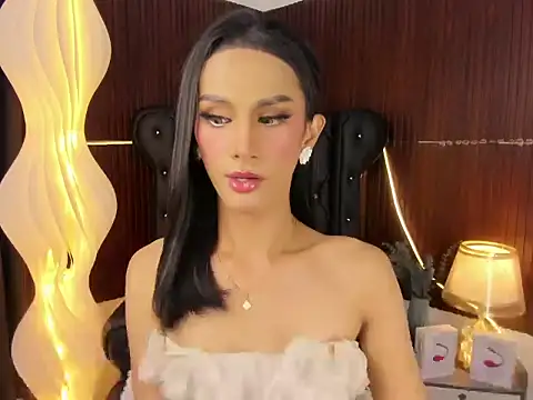Snapshot of Estella_Hilton chatting on June 2026 10:52:02 AM Estella Hilton online show from June 2026 10:52:02 AM