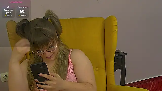 Snapshot of ZoeSkyee chatting on May 2026 04:46:02 PM ZoeSkyee online show from May 2026 04:46:02 PM