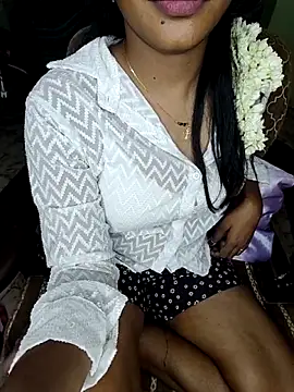 Snapshot of Tamil__Thara003 chatting on May 2026 11:39:02 AM Tamil Thara003 online show from May 2026 11:39:02 AM