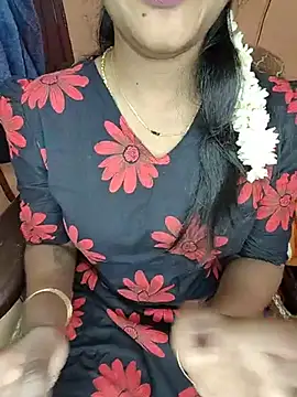 Snapshot of Tamil__Thara003 chatting on July 2026 06:20:02 AM Tamil Thara003 online show from July 2026 06:20:02 AM
