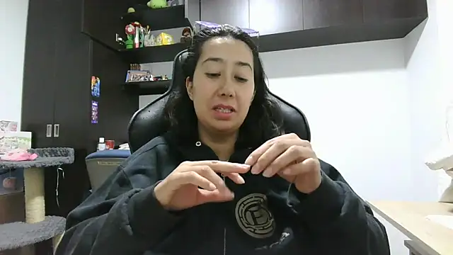 Snapshot of saramaSS chatting on May 2026 04:09:01 AM saramaSS online show from May 2026 04:09:01 AM