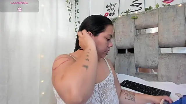 EmmyBellamy online show from June 2026 01:31:02 PM