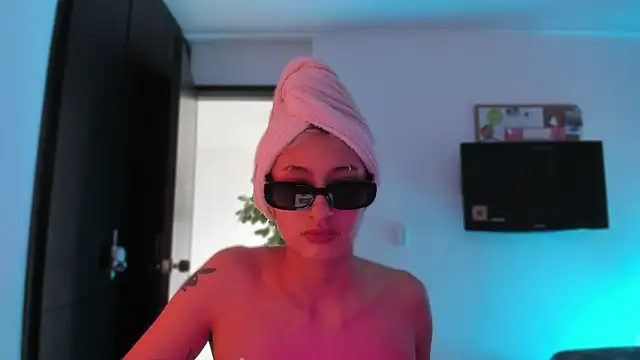 vandalovee  online show from May 2026 09:22:02 PM