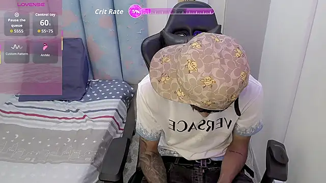 Snapshot of liam_play chatting on June 2026 04:02:02 AM liam play online show from June 2026 04:02:02 AM
