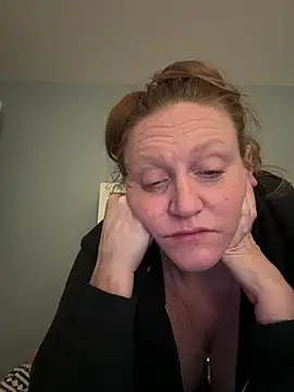 Kellilyn10 online show from June 2026 05:10:01 AM
