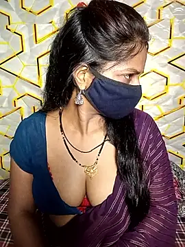 Juli 80 online show from June 2026 03:31:02 AM