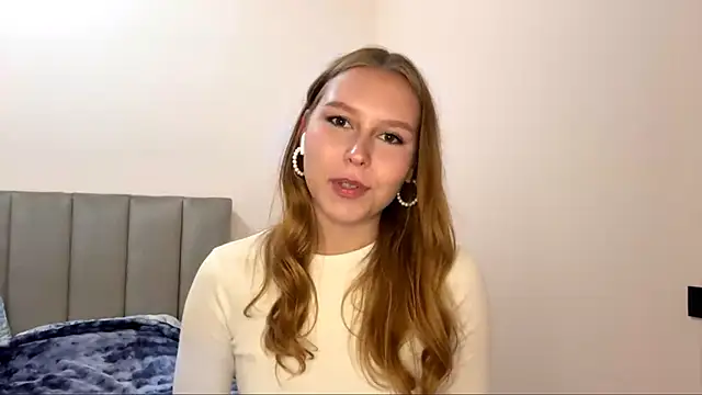 AlisaDreamy online show from May 2026 02:33:01 PM