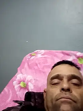 Snapshot of CasalCoupeBrasil chatting on May 2026 09:06:01 AM CasalCoupeBrasil online show from May 2026 09:06:01 AM