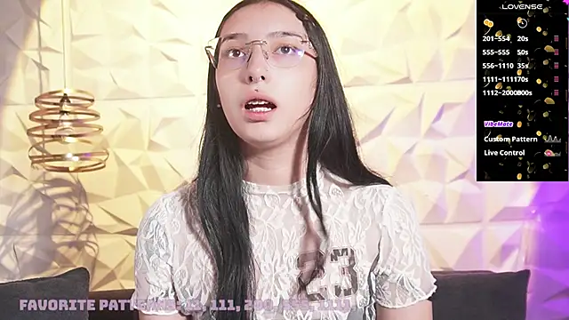 Snapshot of zara_bliss chatting on May 2026 11:06:01 AM zara bliss online show from May 2026 11:06:01 AM
