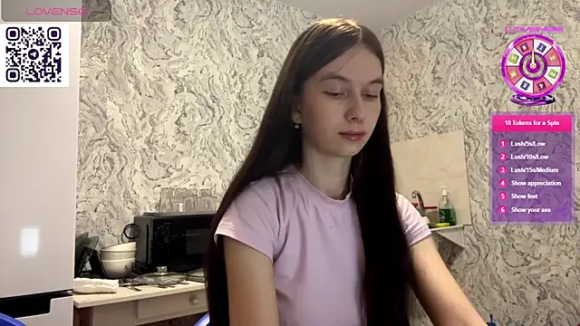 Snapshot of HinaDesire chatting on May 2026 09:57:01 PM HinaDesire online show from May 2026 09:57:01 PM
