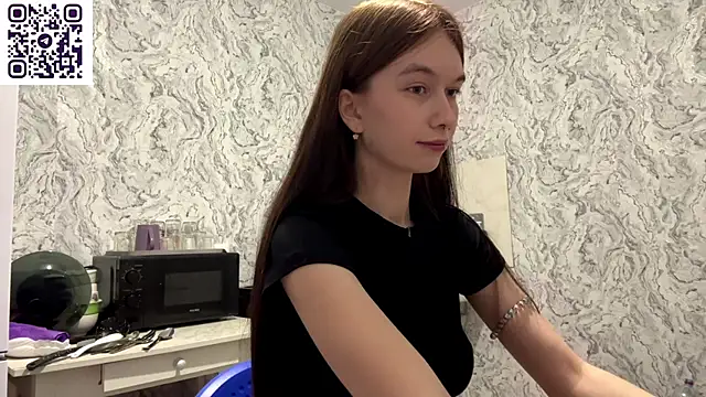 Snapshot of HinaDesire chatting on June 2026 08:12:02 PM HinaDesire online show from June 2026 08:12:02 PM