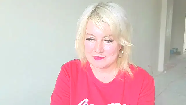 MollyyJoyy online show from May 2026 02:57:02 PM