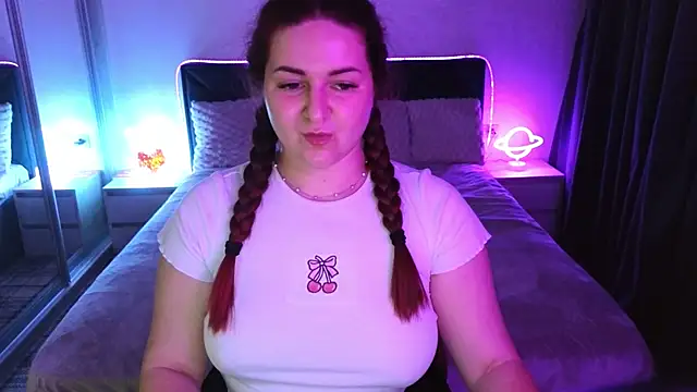 Redd Vixen online show from May 2026 11:01:04 PM