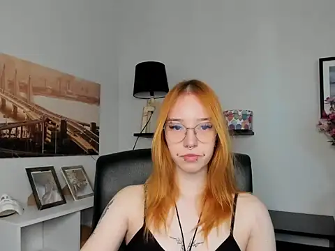 Snapshot of foxSonya chatting on May 2026 05:36:02 AM foxSonya online show from May 2026 05:36:02 AM