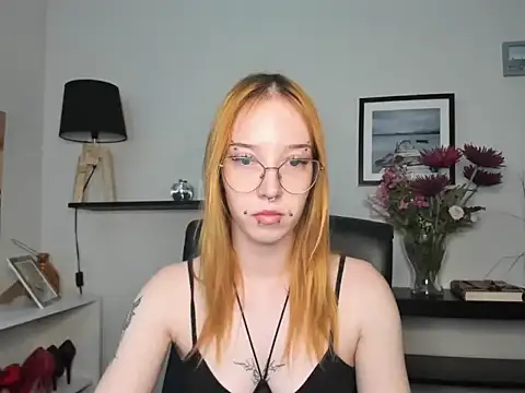 Snapshot of foxSonya chatting on June 2026 05:31:01 AM foxSonya online show from June 2026 05:31:01 AM
