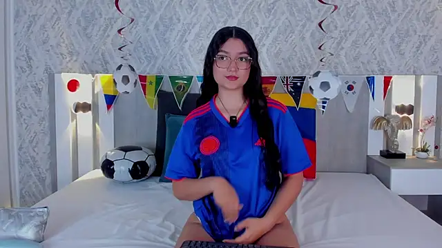 Vaalentina Lux online show from June 2026 03:02:01 PM