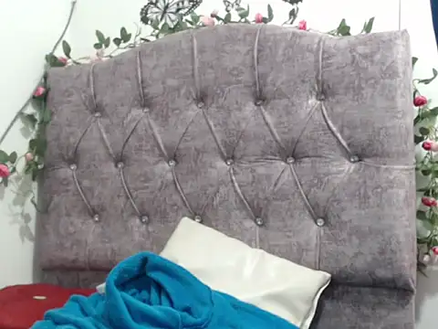 kim rosse04 online show from May 2026 01:24:02 AM