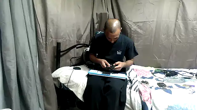 Camodick online show from April 2026 12:33:01 AM